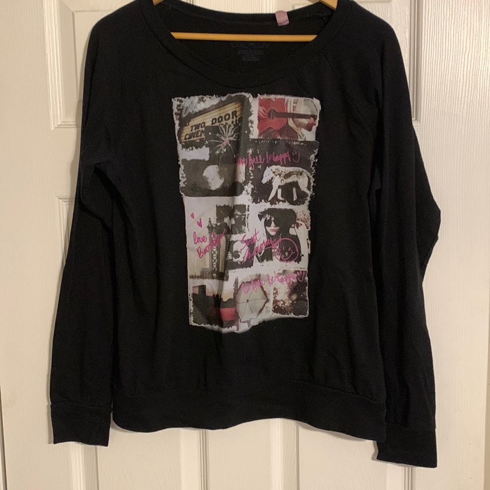 Black pullover with designs